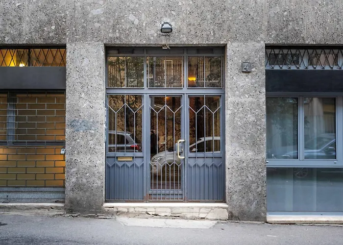 One Bedroom Apartment With Terrace Near Duomo